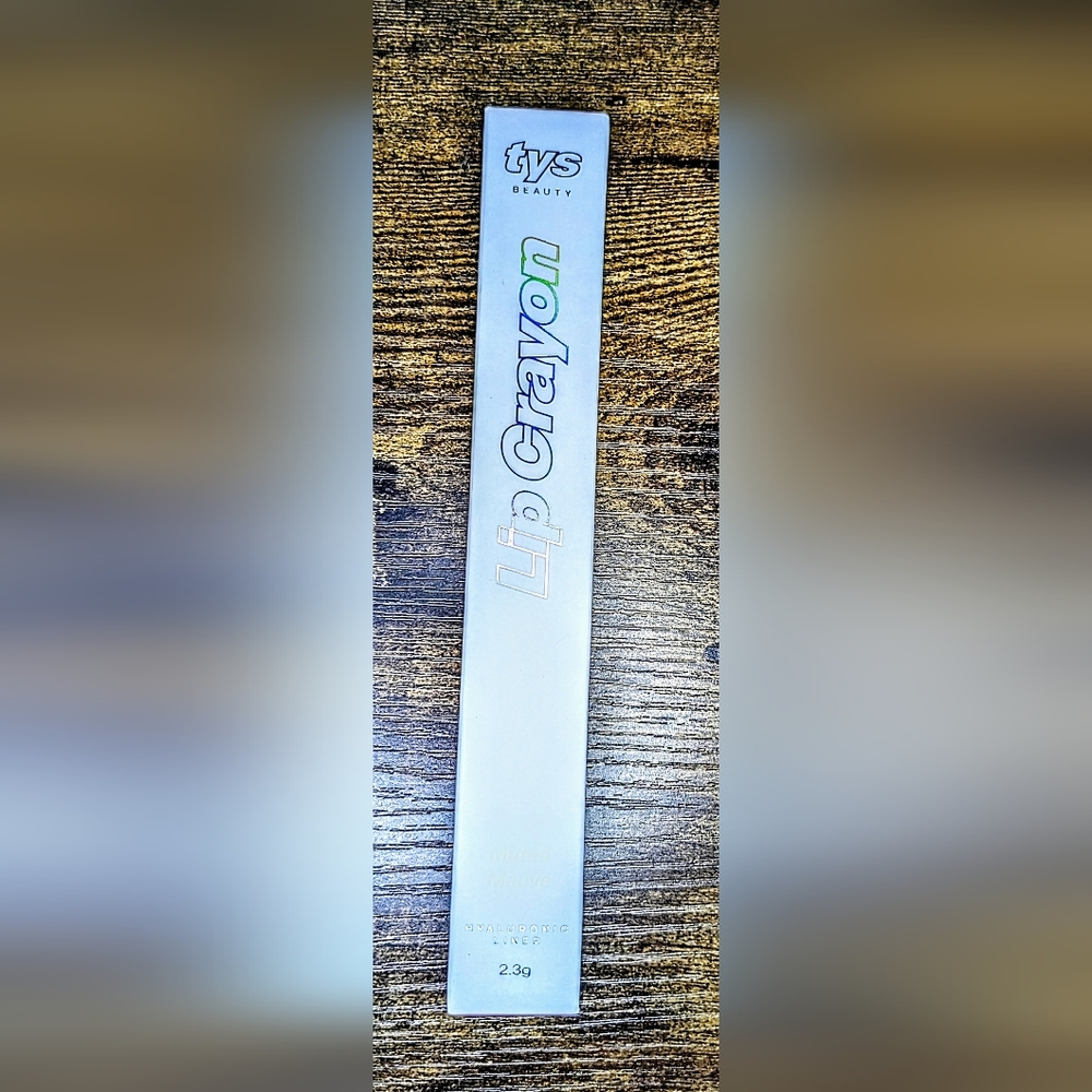 5/75$ TYS BEAUTY Lip Crayon Hyaluronic Liner - Picture 2 of 10